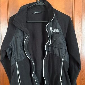 The North Face Black Men's Performance Fleece Jacket
